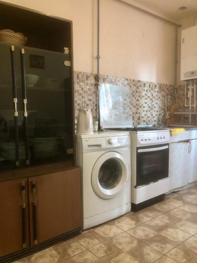 Villa Next To Victory Park 耶烈万 外观 照片