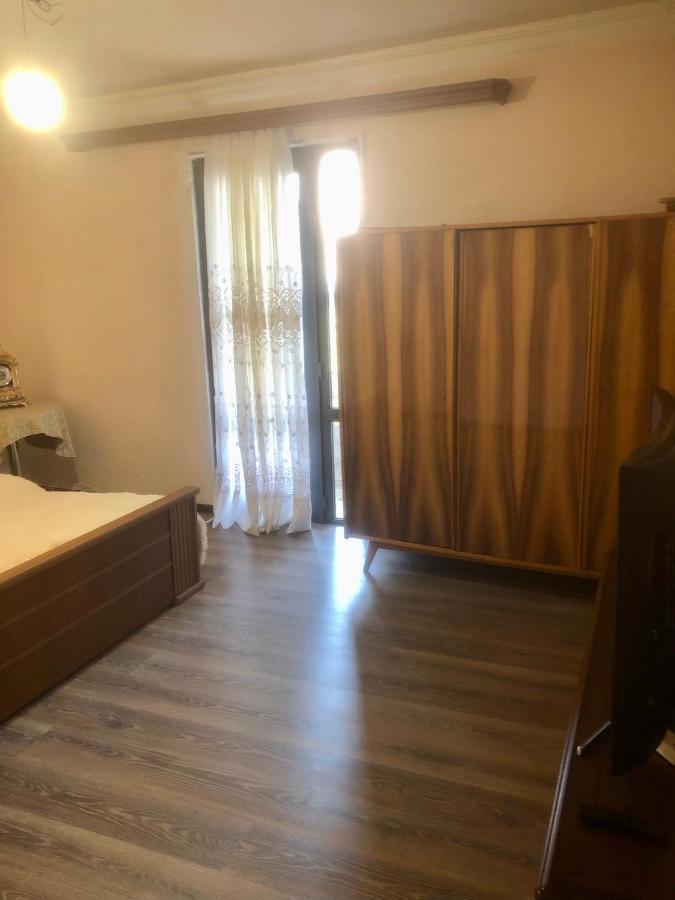 Villa Next To Victory Park 耶烈万 外观 照片