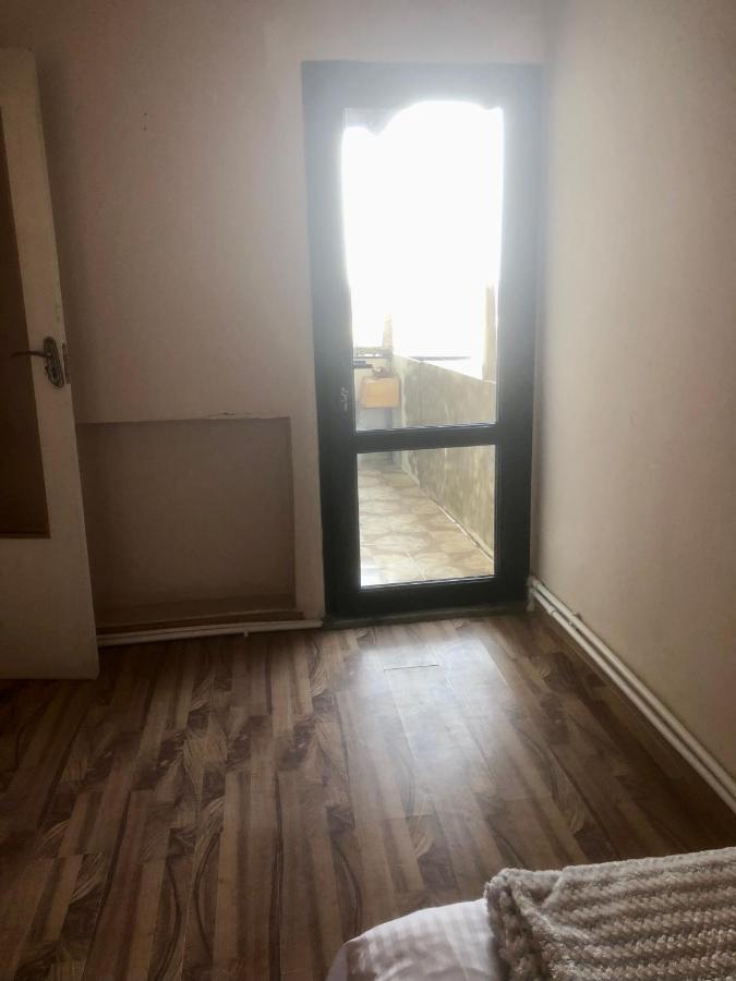 Villa Next To Victory Park 耶烈万 外观 照片
